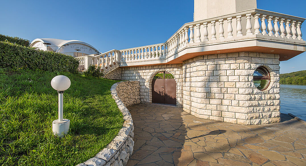 Белый берег