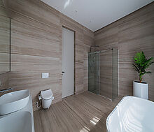 Дом с бассейном в Ренессанс парк