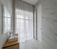 Дом с бассейном в Ренессанс парк