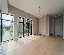 Дом с бассейном в Ренессанс парк