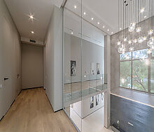 Дом с бассейном в Ренессанс парк