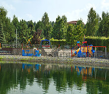 Дом с бассейном в Ренессанс парк