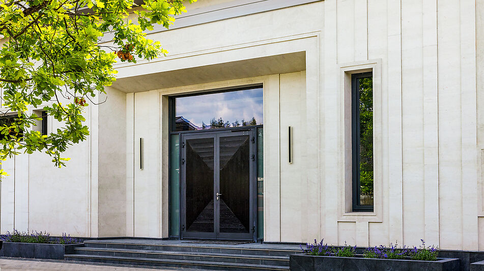 Резиденция в НПИЗ Речное