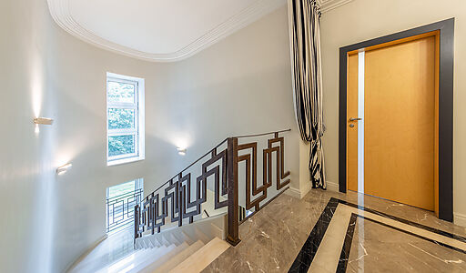 Дом с бассейном в Новогорске