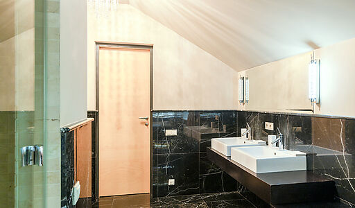 Дом с бассейном в Новогорске