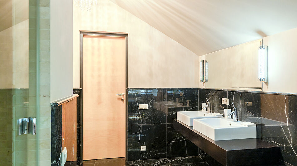 Дом с бассейном в Новогорске