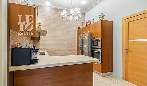 Дом с бассейном в Новогорске