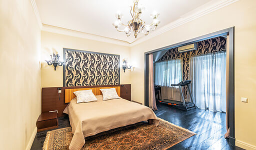 Дом с бассейном в Новогорске