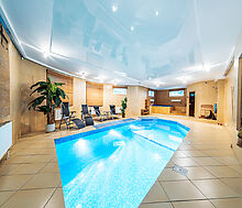 Дом с бассейном в Новогорске