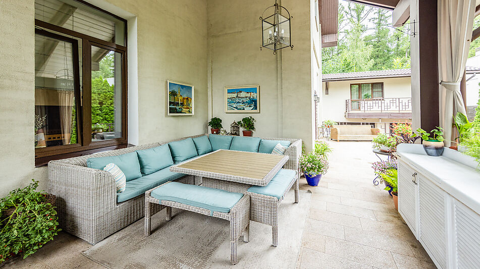 Дом с бассейном в Новогорске