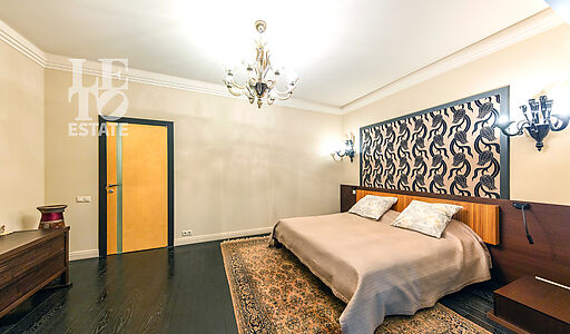 Дом с бассейном в Новогорске