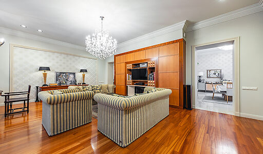 Дом с бассейном в Новогорске