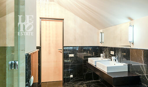 Дом с бассейном в Новогорске