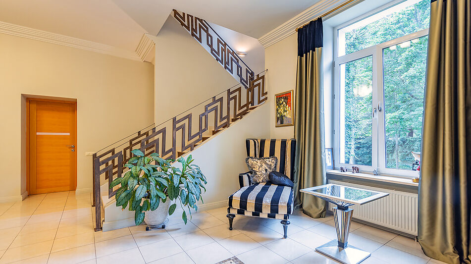 Дом с бассейном в Новогорске