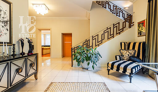 Дом с бассейном в Новогорске