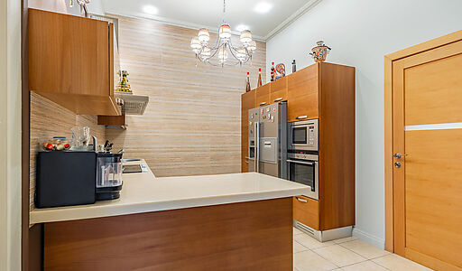 Дом с бассейном в Новогорске