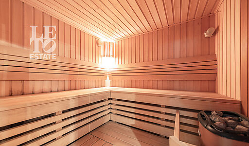 Дом с бассейном в Новогорске