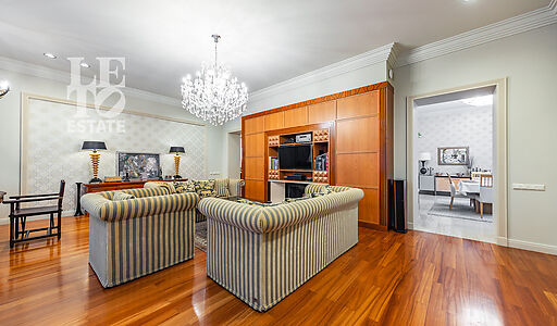 Дом с бассейном в Новогорске