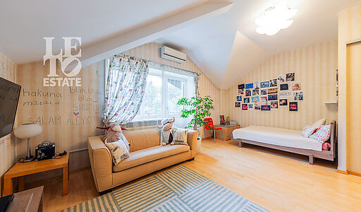 Дом с бассейном в Новогорске