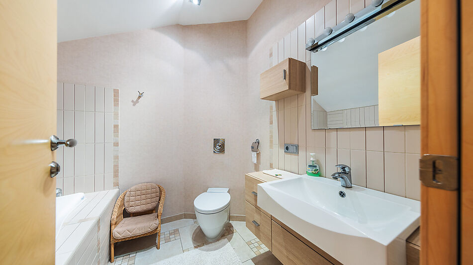 Дом с бассейном в Новогорске