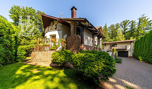 Дом с бассейном в Новогорске