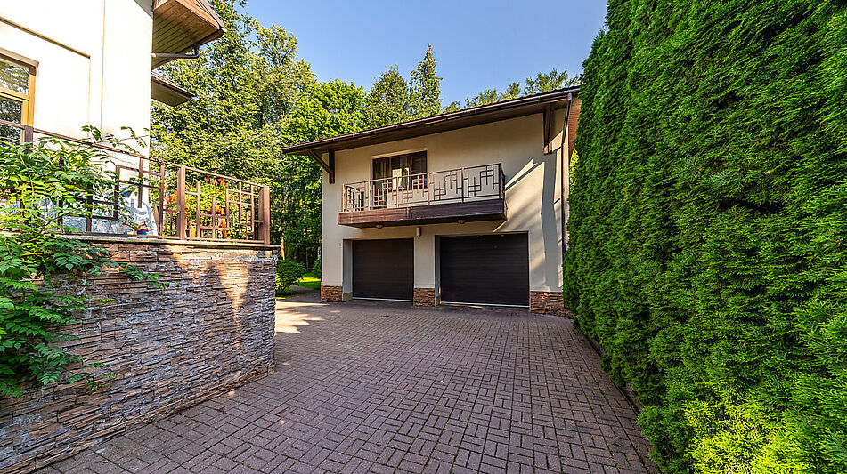 Дом с бассейном в Новогорске