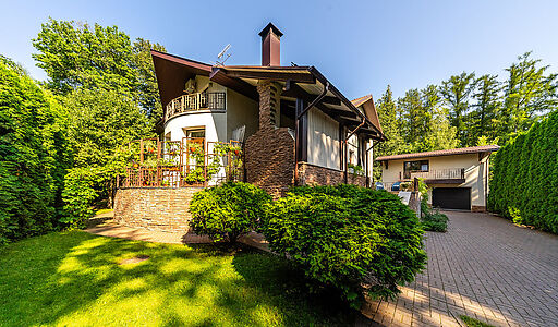 Дом с бассейном в Новогорске