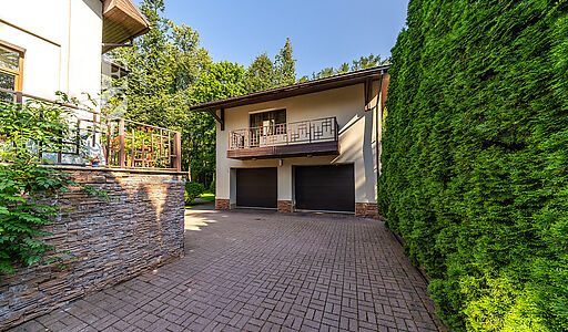 Дом с бассейном в Новогорске