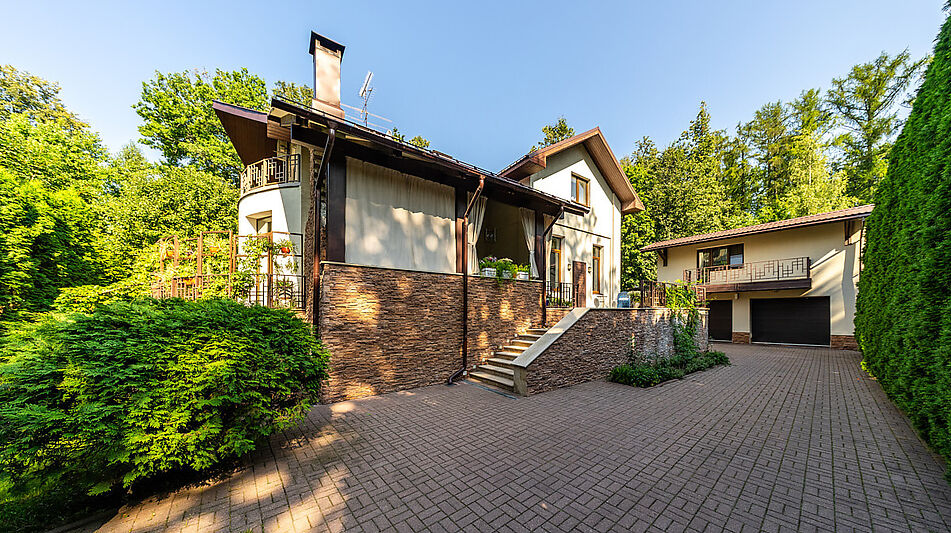 Дом с бассейном в Новогорске