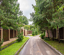 Участок у леса в закрытом поселке