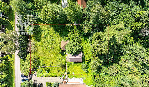 Участок у леса в закрытом поселке