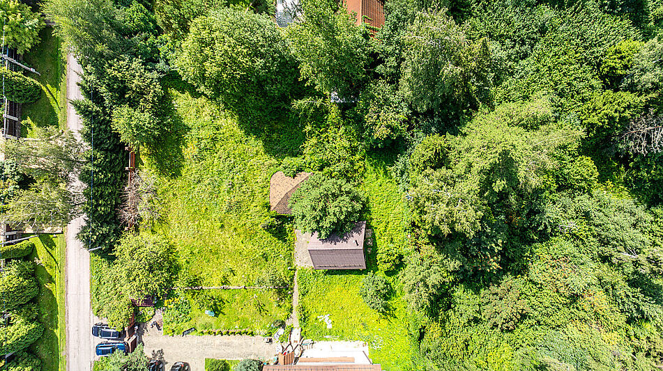 Участок у леса в закрытом поселке