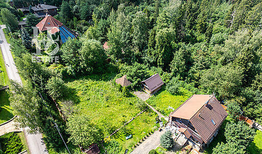 Участок у леса в закрытом поселке