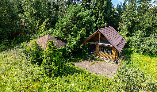 Участок у леса в закрытом поселке