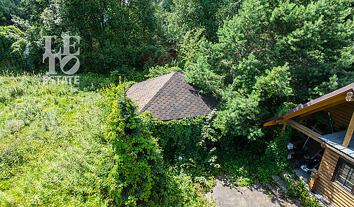 Участок у леса в закрытом поселке