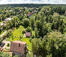 Участок у леса в закрытом поселке