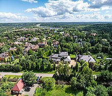 Участок у леса в закрытом поселке