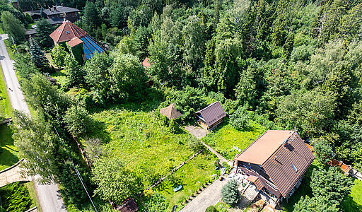 Участок у леса в закрытом поселке