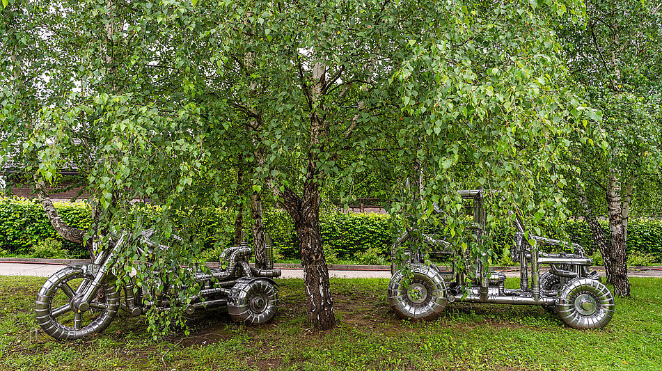 Участок у леса в закрытом поселке