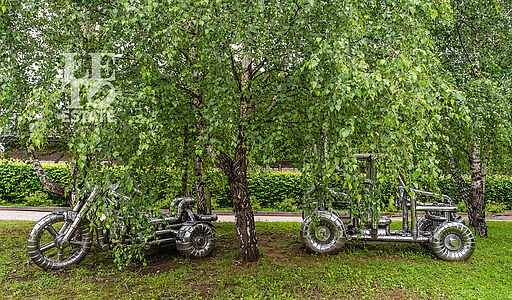 Участок у леса в закрытом поселке