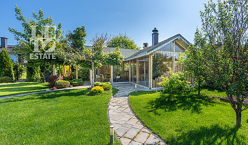 Дом с отделкой в Аква Вилле