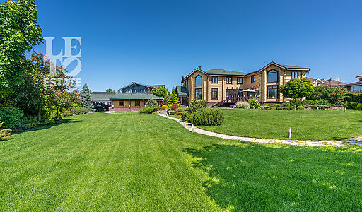 Дом с отделкой в Аква Вилле