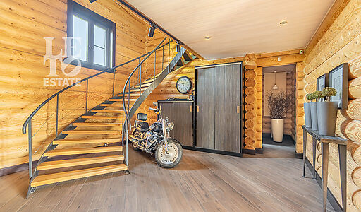 Дом с отделкой в Аква Вилле