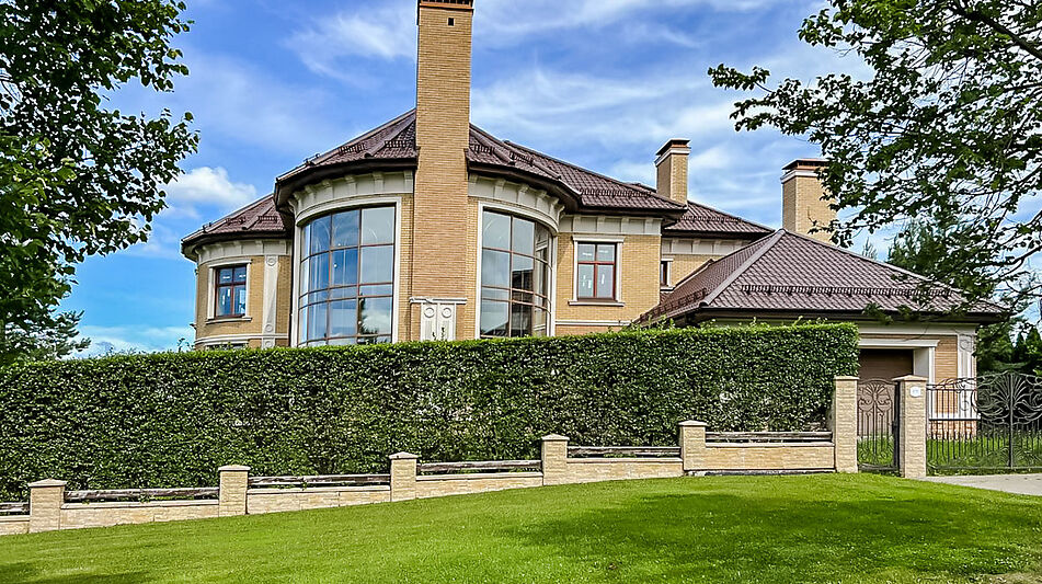 Дом без отделки в Ренессанс Парк