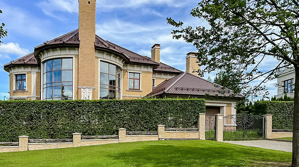 Дом без отделки в Ренессанс Парк