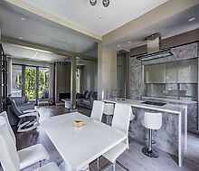 Дом на берегу водохранилища