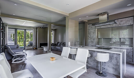 Дом на берегу водохранилища