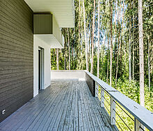 Дом на берегу водохранилища