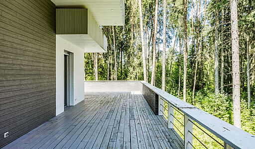 Дом на берегу водохранилища