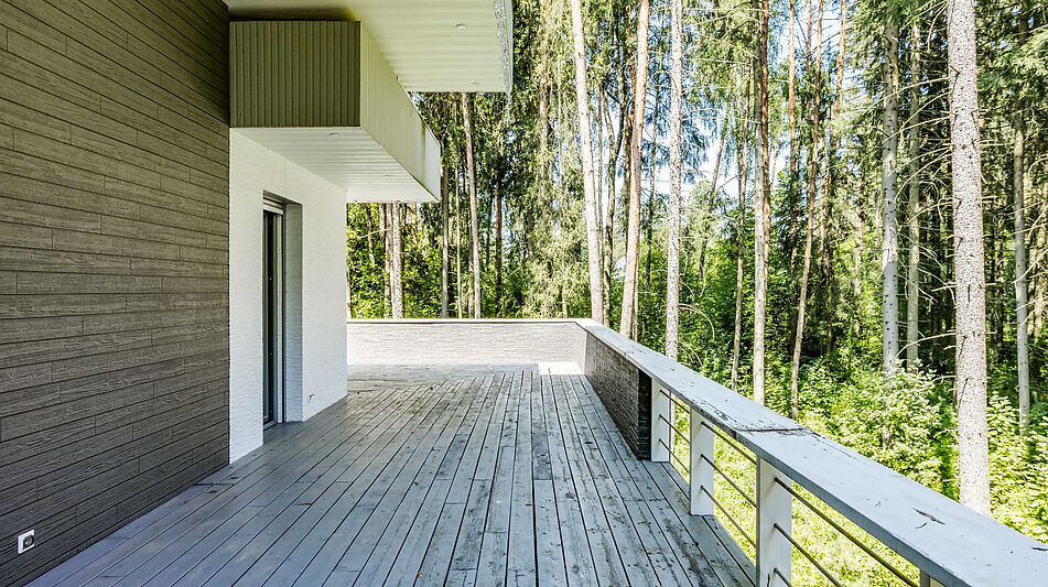 Дом на берегу водохранилища